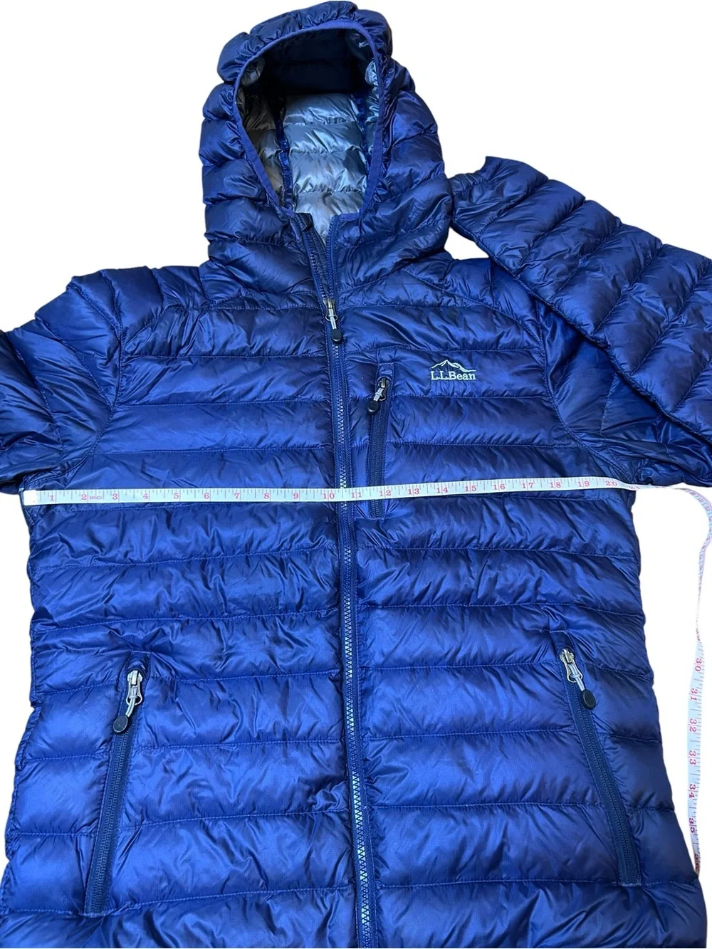 LL Bean men’s ultralight blue down puffer 850 jacket hooded size small zip up